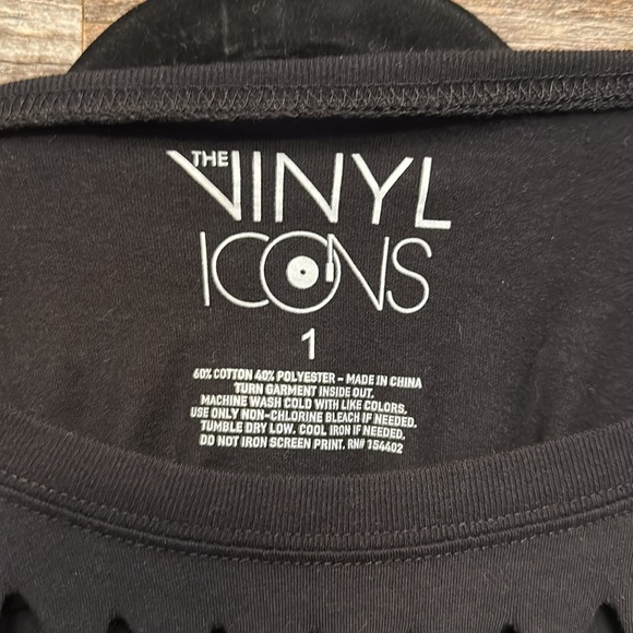 Vinyl Icons x Torrid AC/DC tour shirt with destruction - Picture 3 of 4